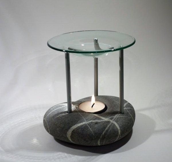 Duftlampe aus Stein mit Glasschale