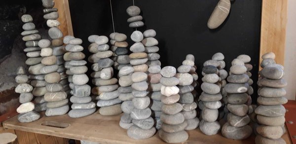 Fred Steinturm aus Stein bewegliche Steine medium